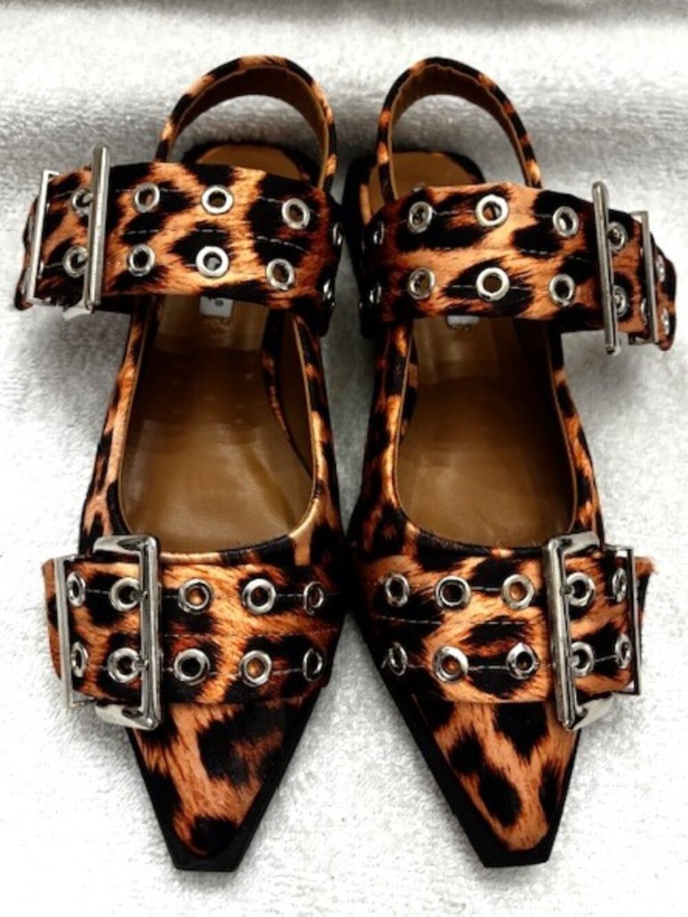 Forever Link Rivets-09 leopard print flats with silver tone metal buckles NWOT